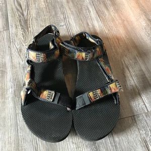 Men’s tevas